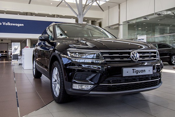 Житель г. Шахты украл из Volkswagen Tiguan рюкзак с телефоном и деньгами