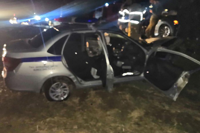Автоледи на BMW X3 протаранила машину ДПС в Ростовской области