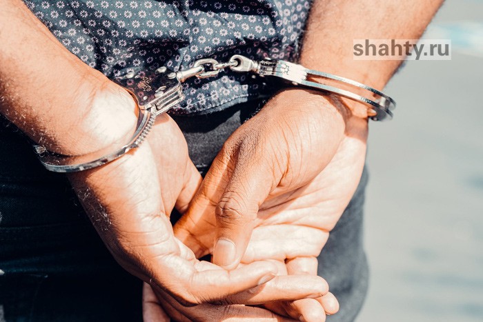 В Шахтах наркоман совершил кражу из домовладения