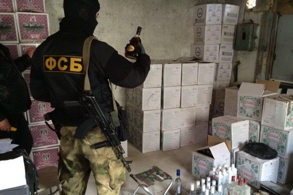 Силовики накрыли подпольные цеха по производству алкоголя в Ростовской области