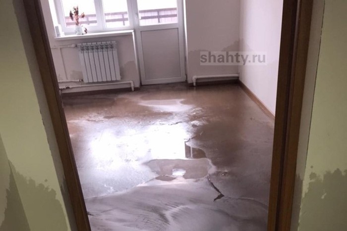 В Шахтах затопили квартиры в доме с сиротами