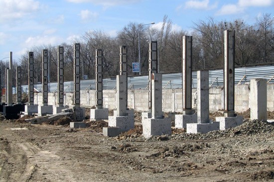 Отстает от графика реконструкция стадиона «Шахтер» в г. Шахты