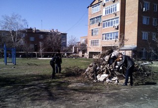 Город Шахты продолжают убирать от мусора [ФОТО]