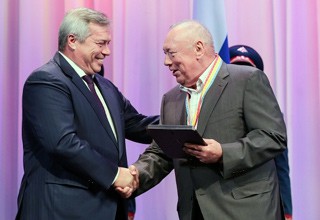 За аренду авто для экс-губернатора Чуба областной бюджет заплатит 1,5 млн рублей