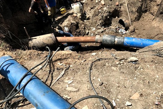 В г. Шахты начали подключение водовода диаметром 315 мм