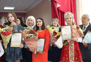 10 одаренных детей в г. Шахты получили именные стипендии