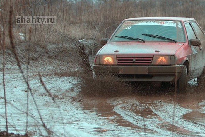 Угнанную в Шахтах машину удалось вернуть операм уголовного розыска