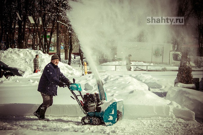 В Шахтах украли снегоуборочную машину