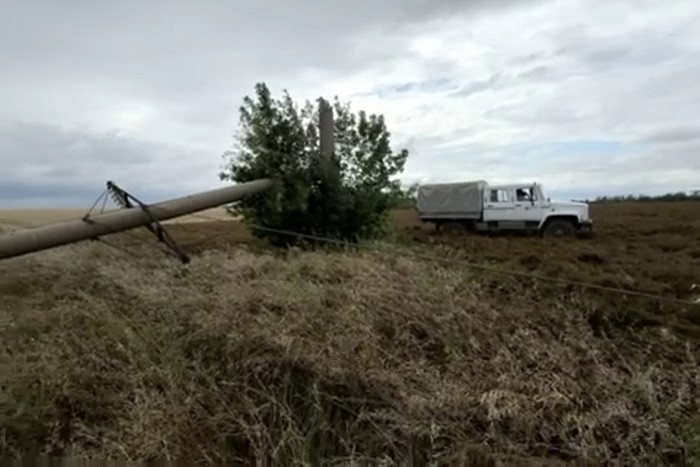 В Ростовской области упало 200 опор электроснабжения из-за непогоды