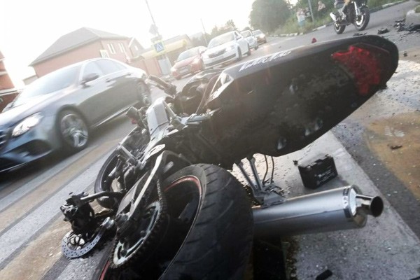 Погиб 16-летний байкер, столкнувшись с Opel Astra под управлением девушки
