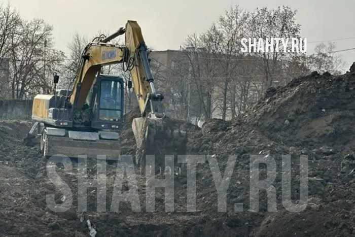 В г. Шахты на ХБК возобновили ремонт канализационного коллектора
