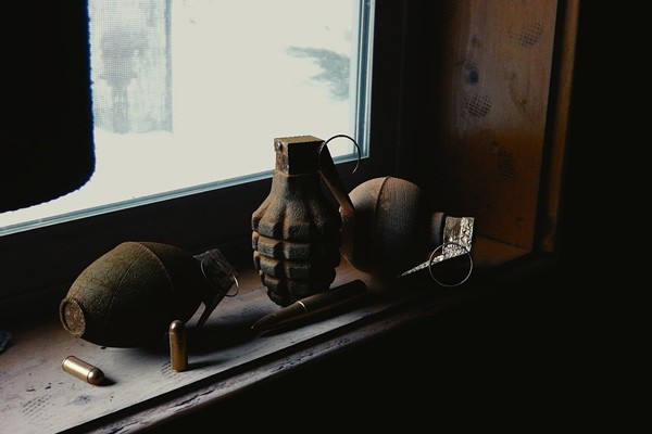 В г. Шахты уголовный авторитет хранил гранату и наркотики