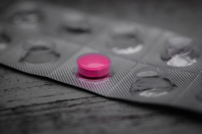 Подростка вовлекла в распространение веществ 21-летняя девушка