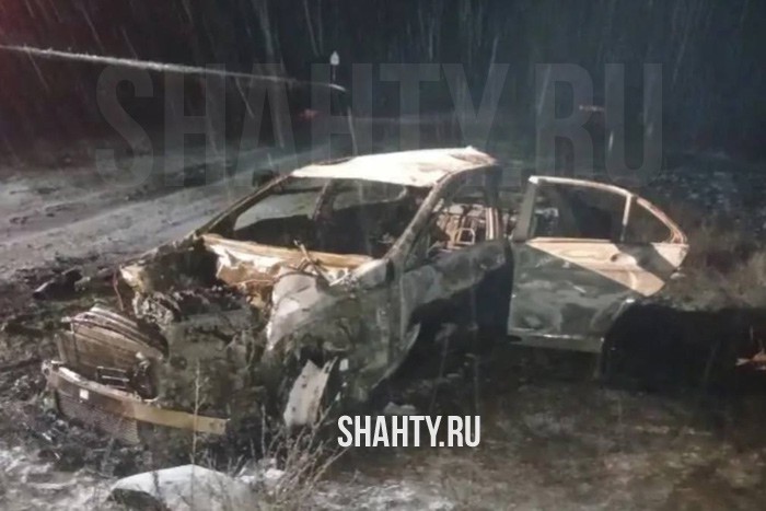 Погиб 23-летний пассажир: загорелся Mercedes на дороге Ростов — Волгодонск