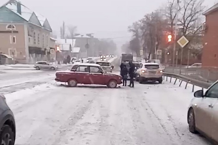 В г. Шахты произошло массовое ДТП на мосту на улице Советской