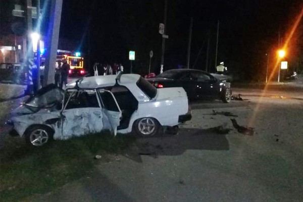Пострадали трое несовершеннолетних девочек в ночном ДТП в Ростовской области