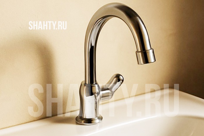 Отключили воду в Шахтах во вторник