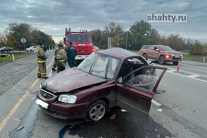 Под Шахтами погибла женщина-водитель в ДТП на дороге Новошахтинск — Майский