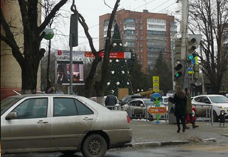 В г. Шахты откроют новогоднюю елку и проведут забег Дедов Морозов 28 декабря