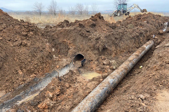 В Шахтах остановлена подача воды в район поселка Артем