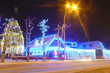 В г. Шахты загорелась пивоварня в центре