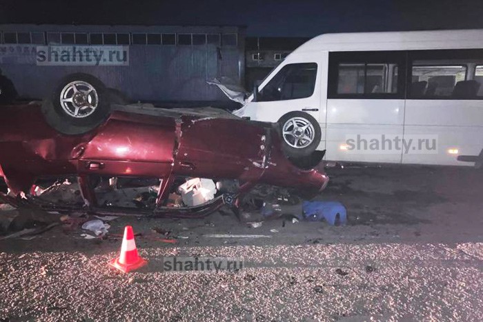 Погиб пассажир в тройном ДТП под Шахтами в Ростовской области