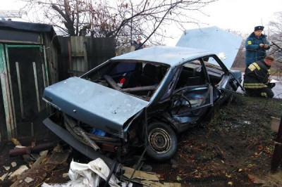 Лоб в лоб столкнулись Ford Focus и ВАЗ-21099 на трассе под Шахтами