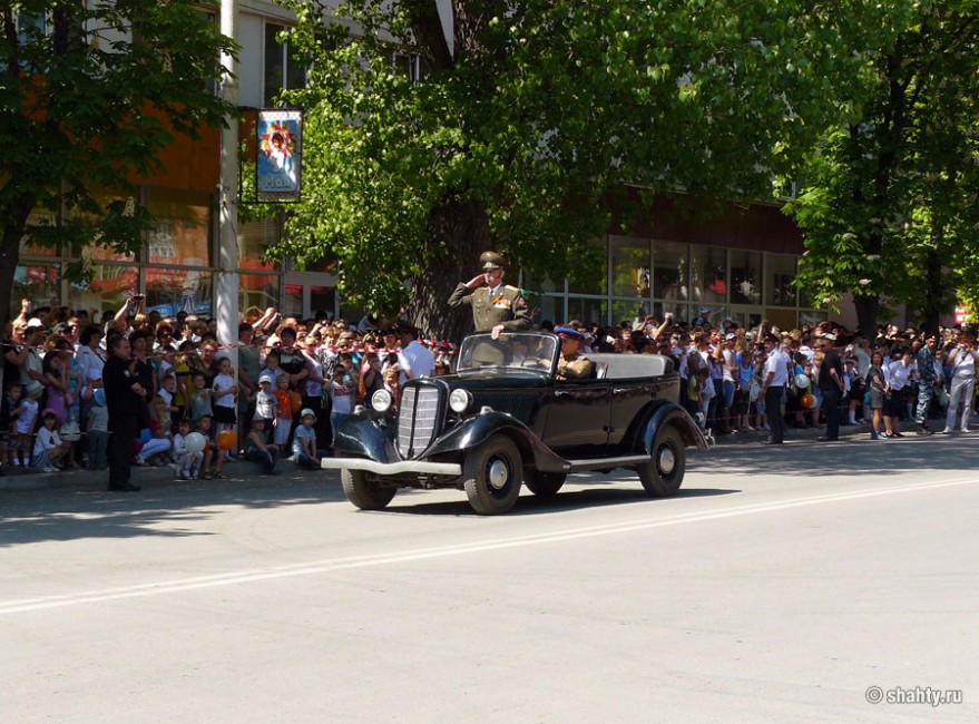 Парад ко Дню Победы в Шахтах 5 мая 2012 г., ГАЗ-М1 фаэтон