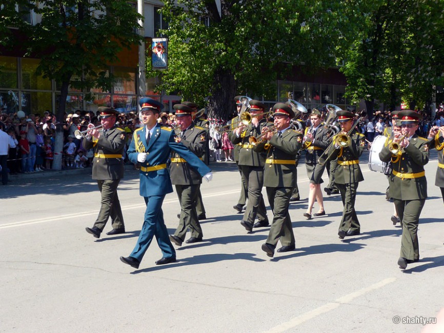 Парад в Шахтах, военный оркестр
