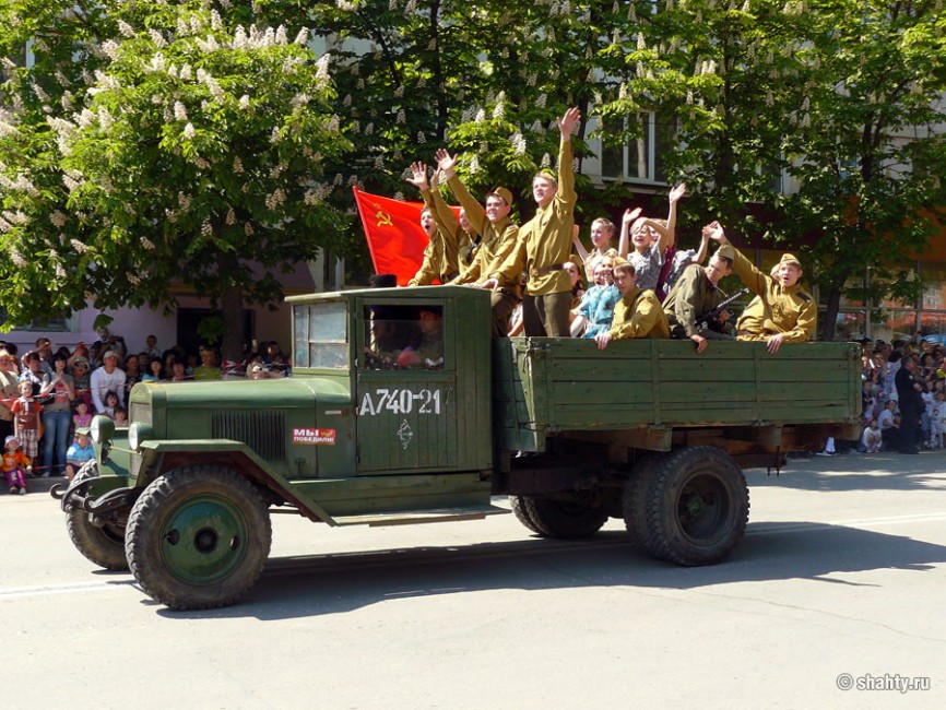 5 мая 2012 г., военный парад в г. Шахты, грузовик ЗИС-5